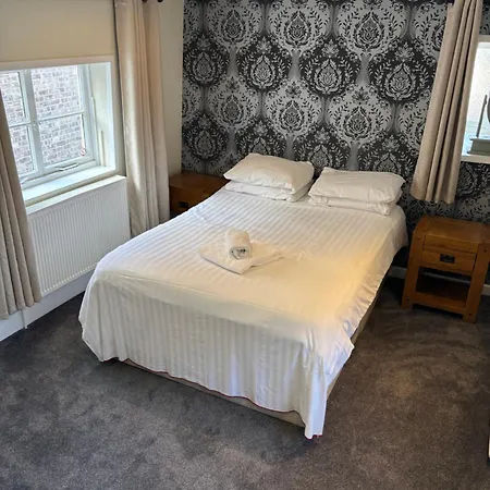 Inn The Castle Tavern *