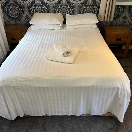 The Castle Tavern Inn *