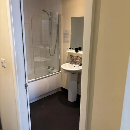 Inn The Castle Tavern *