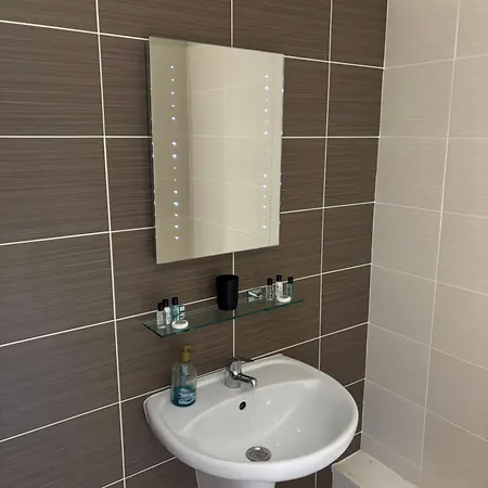 Inn The Castle Tavern