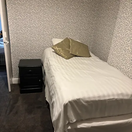 Inn The Castle Tavern *