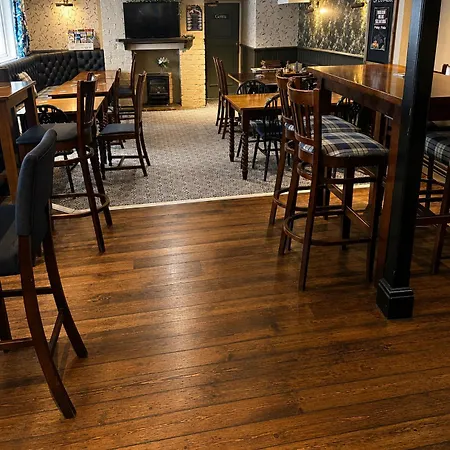 The Castle Tavern Pub & Guest *