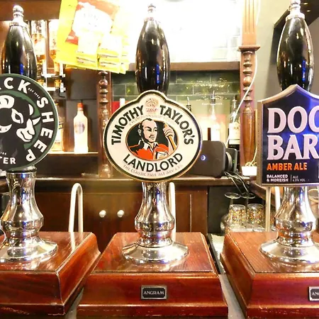 The Castle Tavern Pub & Guest *