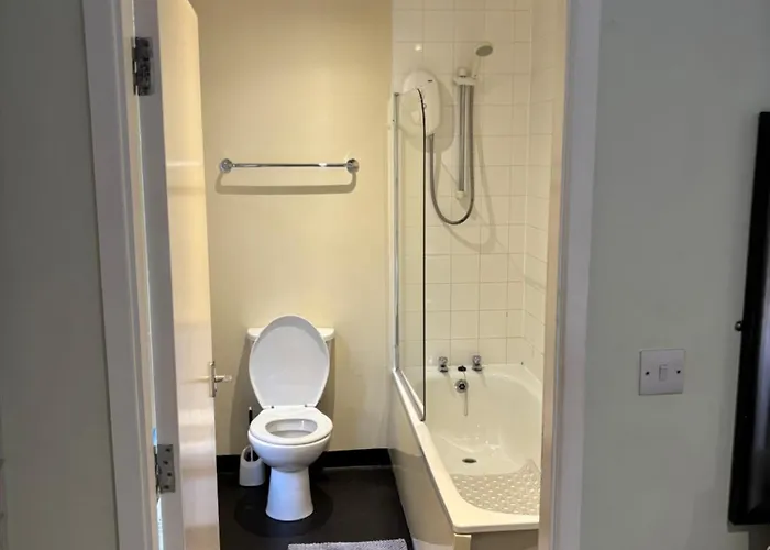 Inn The Castle Tavern *