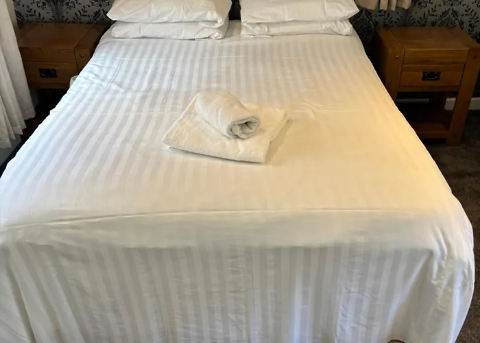 The Castle Tavern Inn *