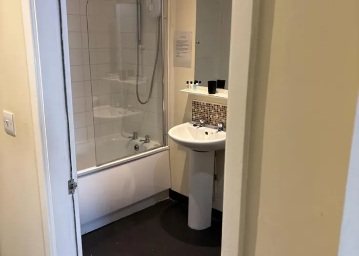 Inn The Castle Tavern *