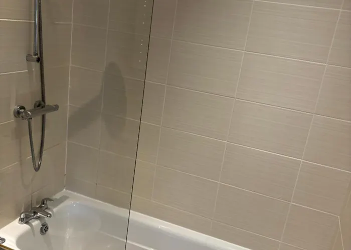 Inn The Castle Tavern