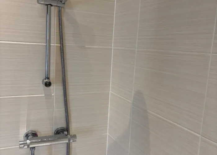 The Castle Tavern Inn *