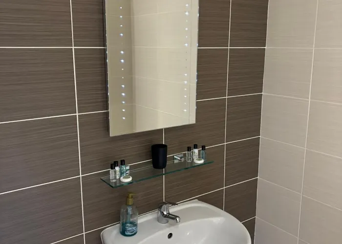 Inn The Castle Tavern