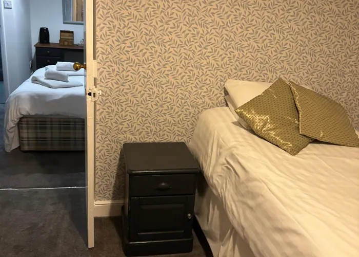 Inn The Castle Tavern *