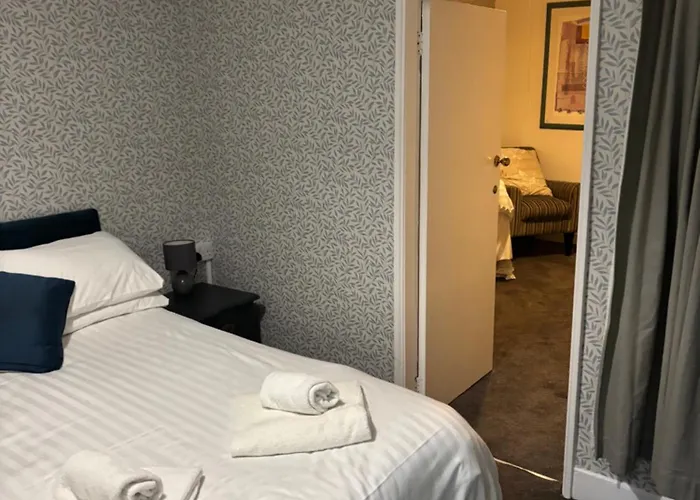 The Castle Tavern Inn *